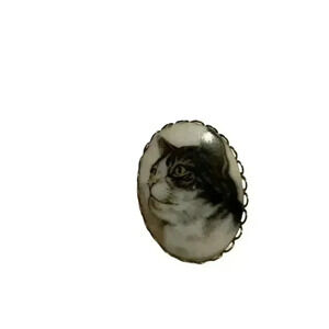 Vintage Gold Tone Gray White Tabby Cat Porcelain Cameo Brooch